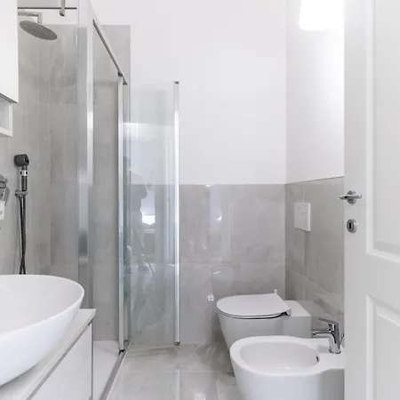 Duomo-navigli 8 Min Walk - With Terrace Apartmán *